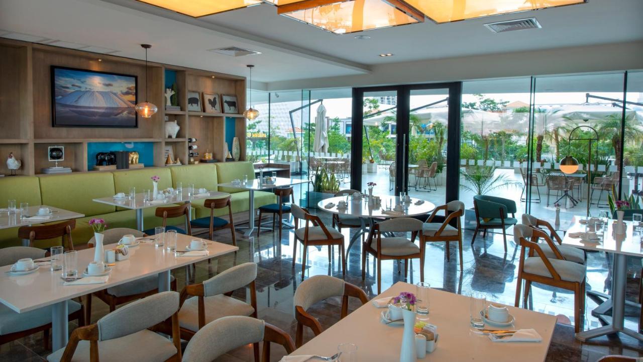 Holiday Inn & Suites - Merida La Isla By Ihg Экстерьер фото