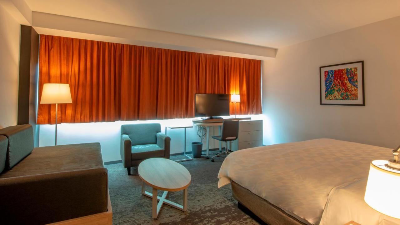 Holiday Inn & Suites - Merida La Isla By Ihg Экстерьер фото